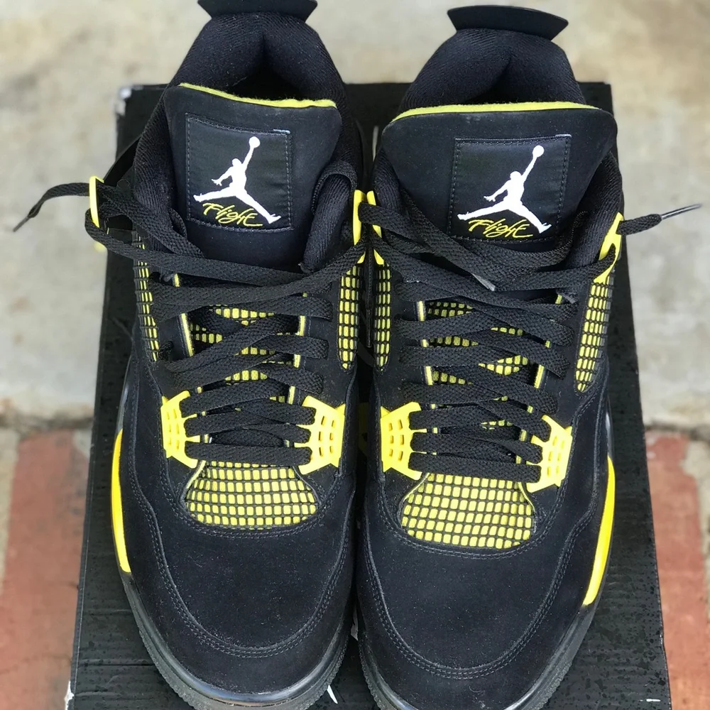 Air Jordan Retro 4 Thunder Size 13